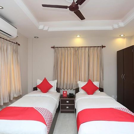 Oyo 19855 B S Guest House Jādabpur Eksteriør bilde