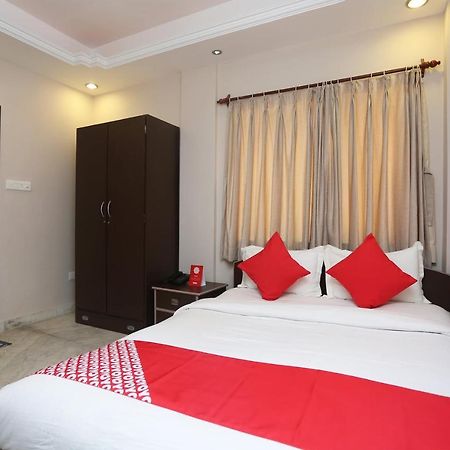 Oyo 19855 B S Guest House Jādabpur Eksteriør bilde