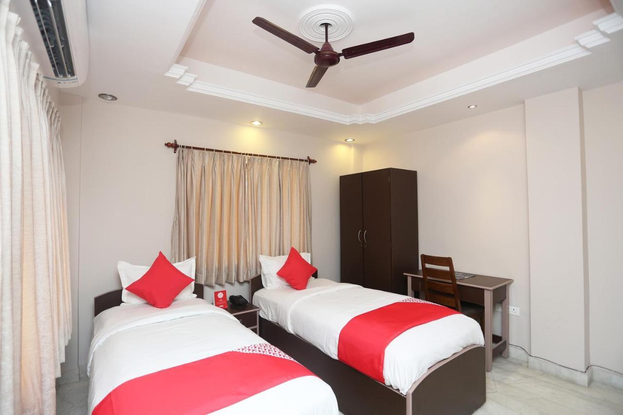 Oyo 19855 B S Guest House Jādabpur Eksteriør bilde
