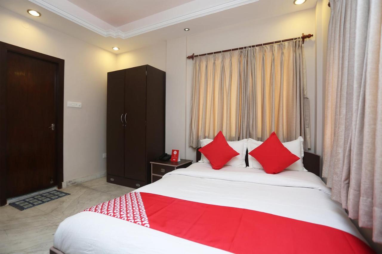 Oyo 19855 B S Guest House Jādabpur Eksteriør bilde